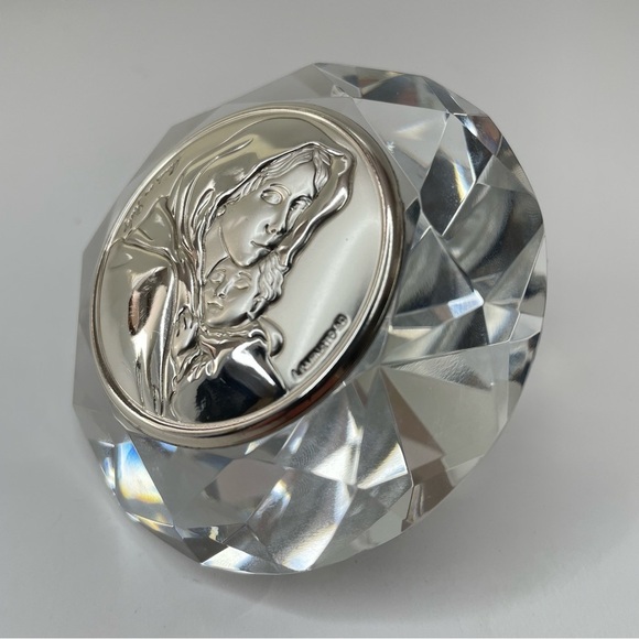 Crystal Diamond Paperweight With Silver Madonna and Child Portrait - Picture 5 of 15
